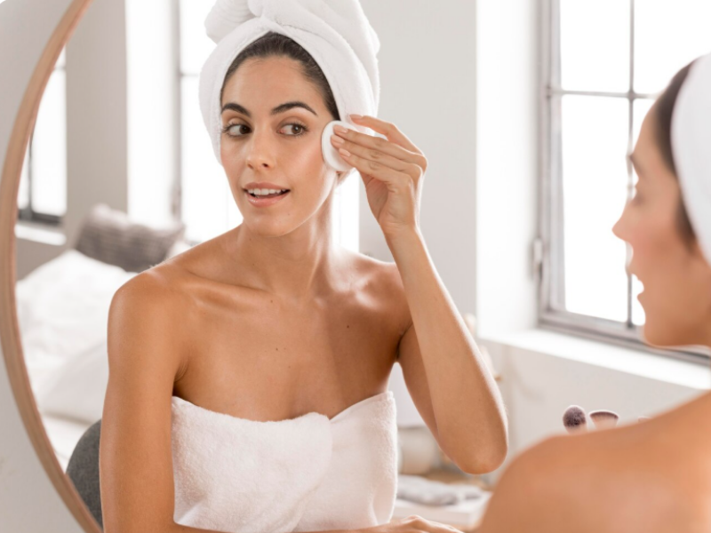 The Best Clean-Ingredient Skincare Routine for Dry Skin
